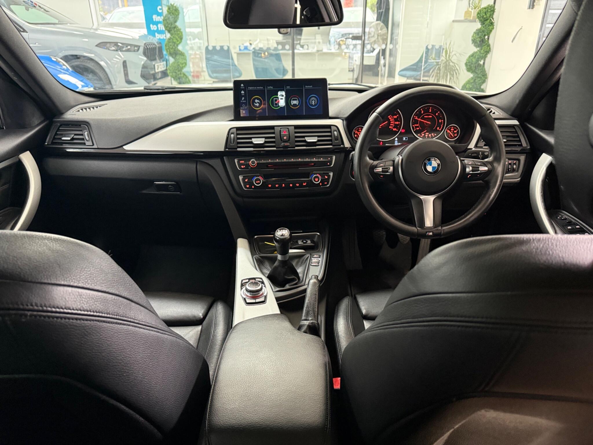 BMW 3 Series view 20