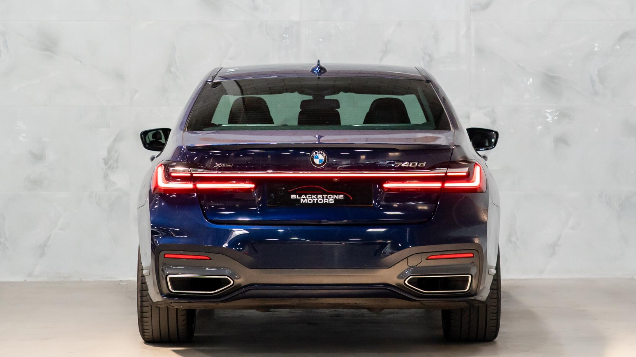 BMW 7 Series view 6
