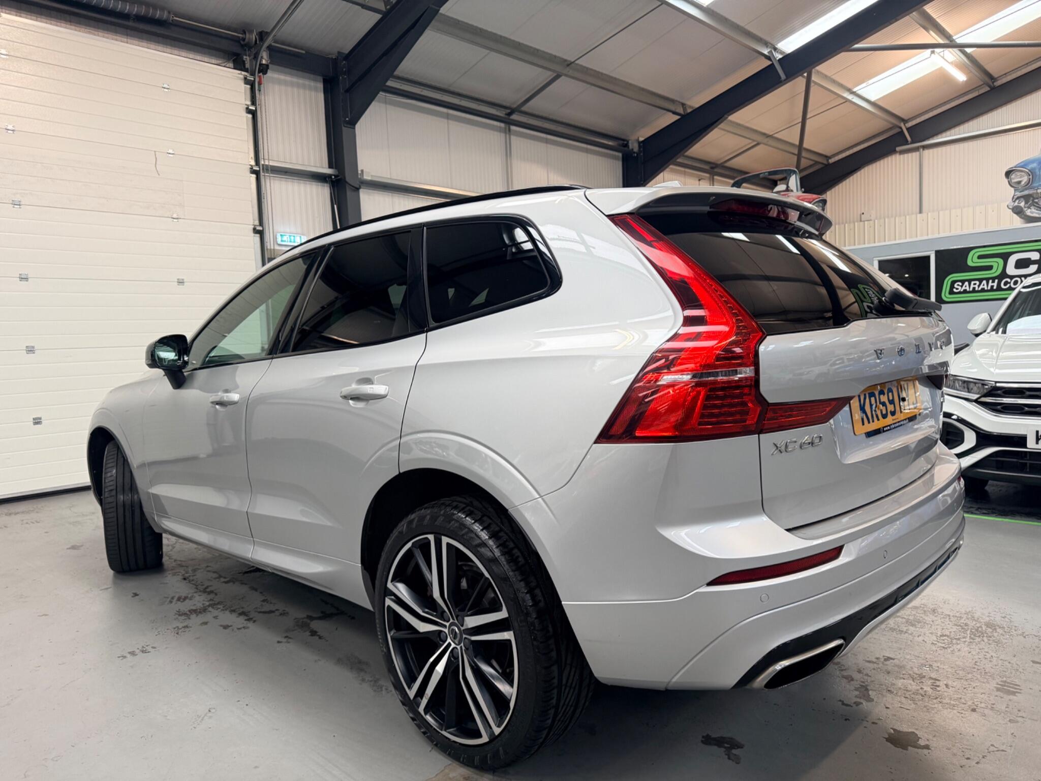 Volvo XC60 view 8