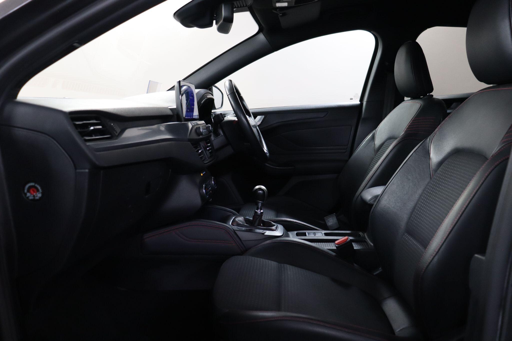 Ford Focus view 43