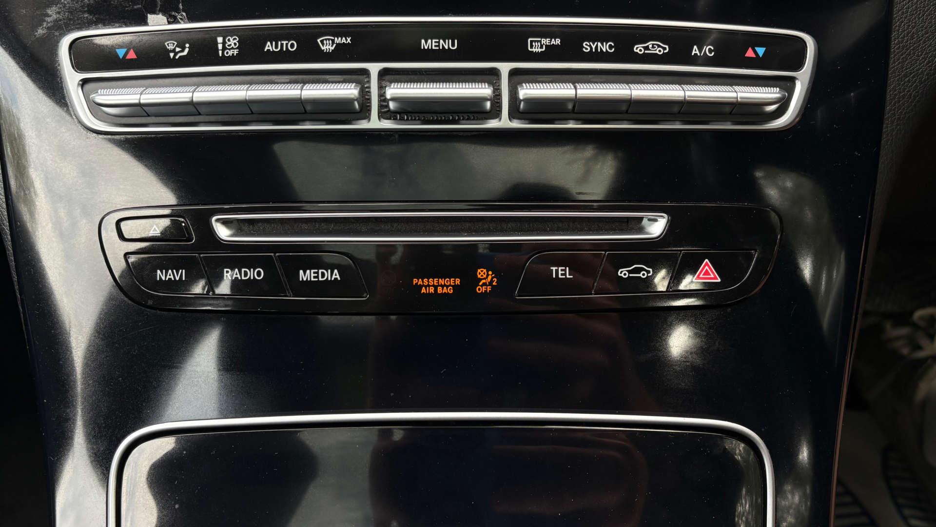 Mercedes-Benz C-Class view 39