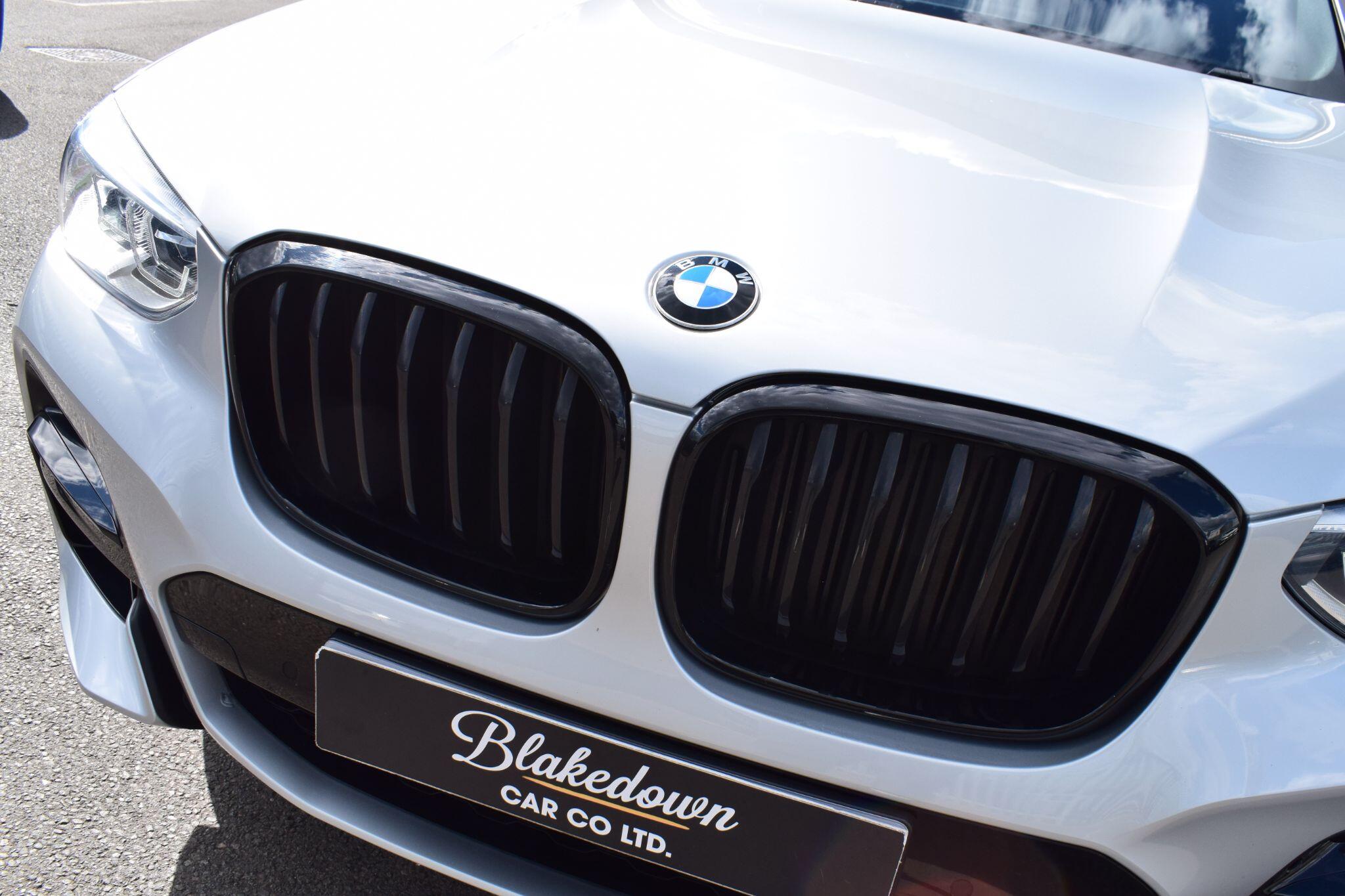 BMW X4 view 40