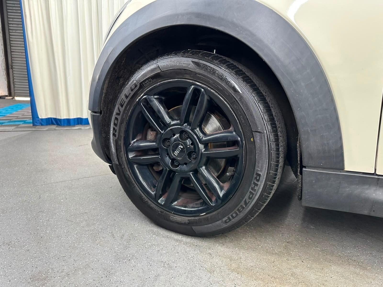 Mini Hatch view 16