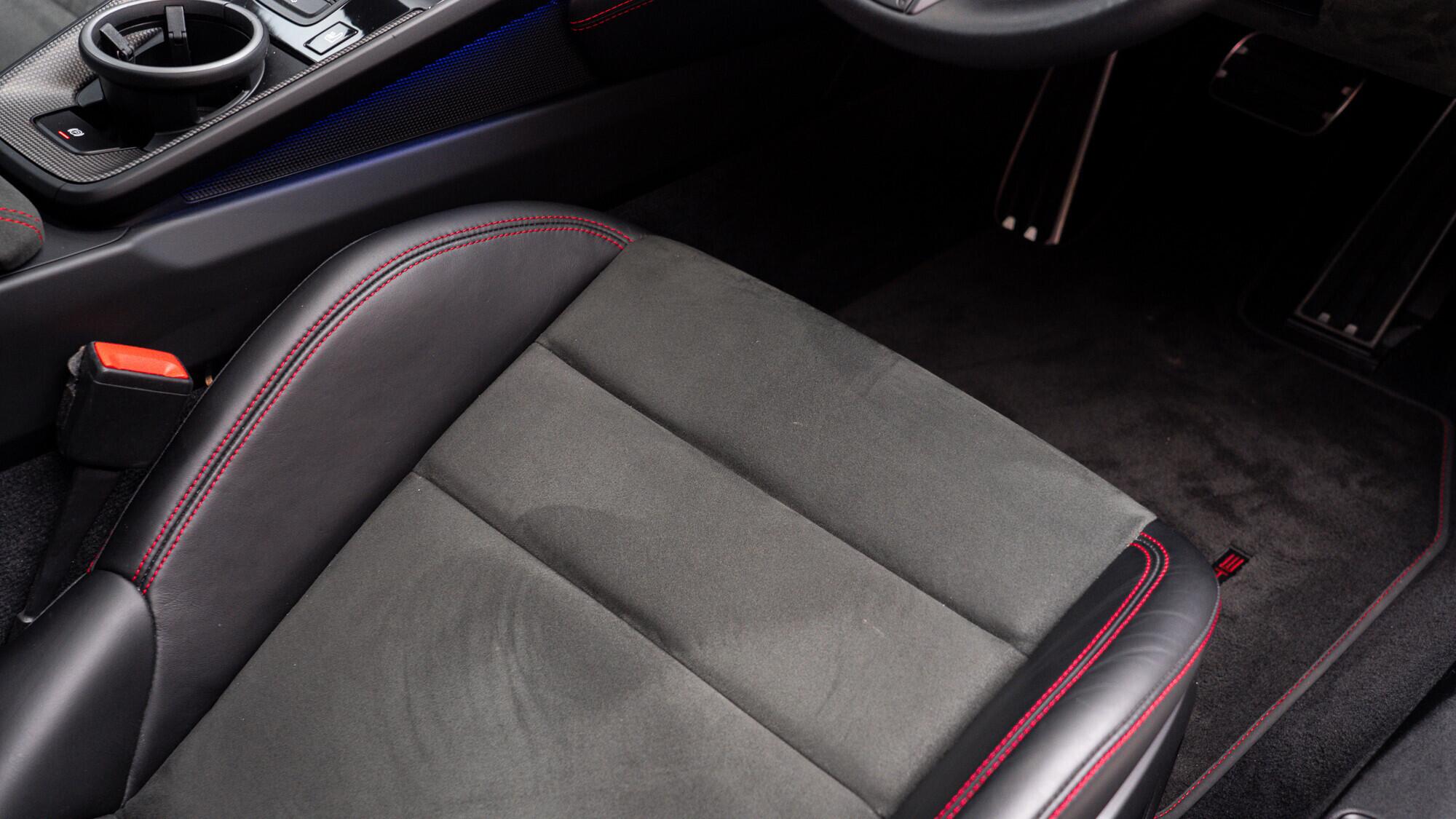 Porsche 911 view 40
