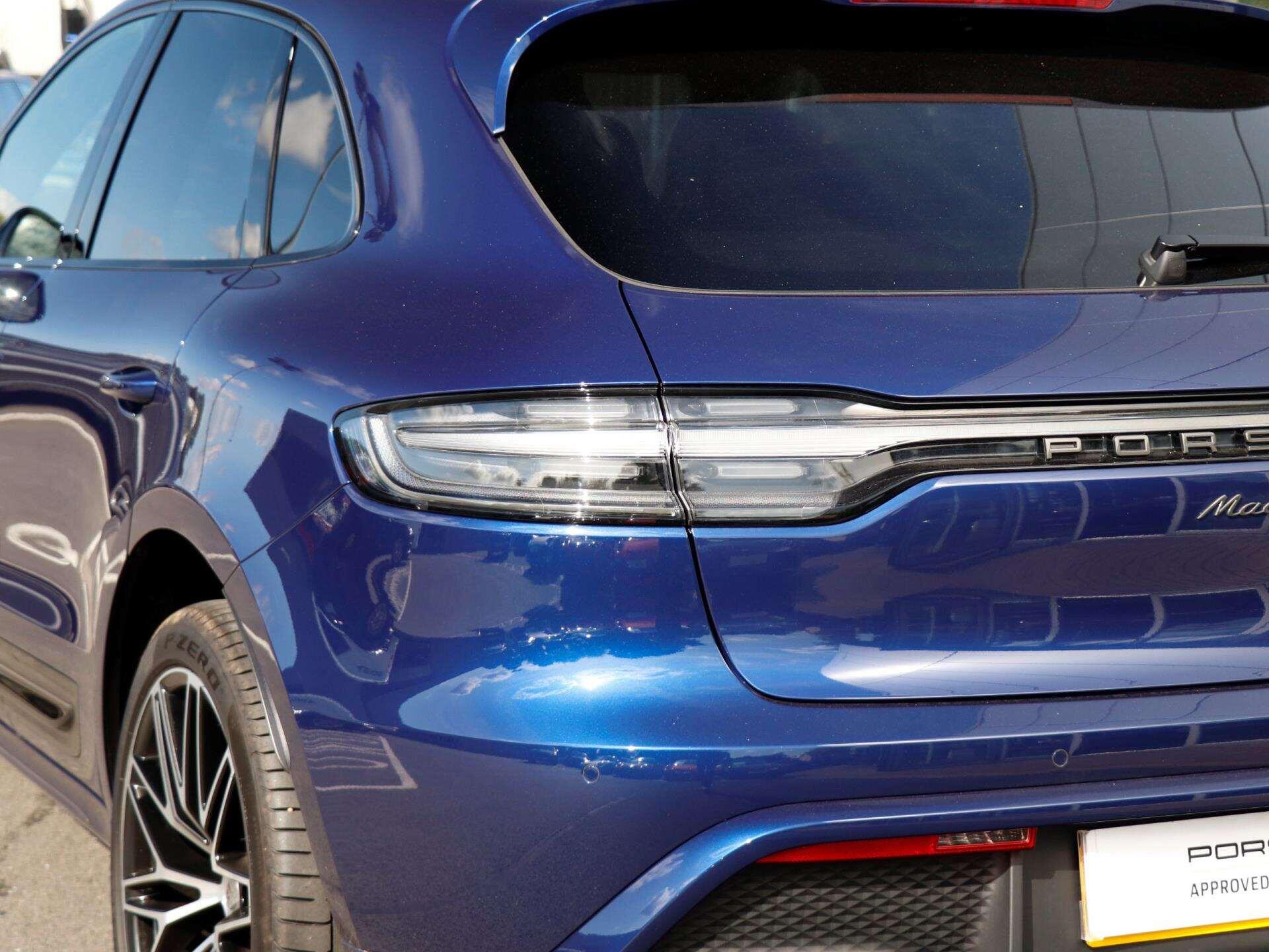 Porsche Macan view 38