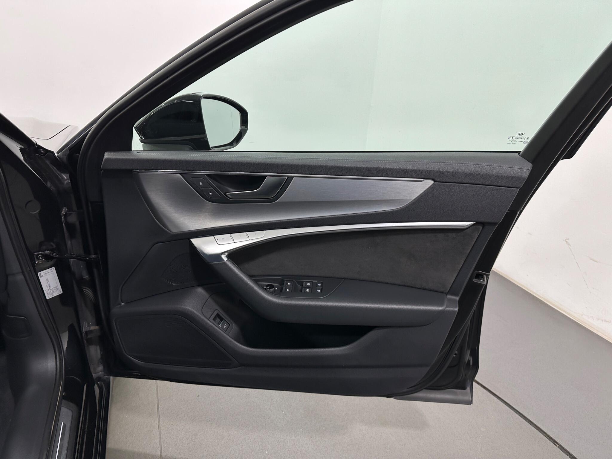 Audi A6 view 34