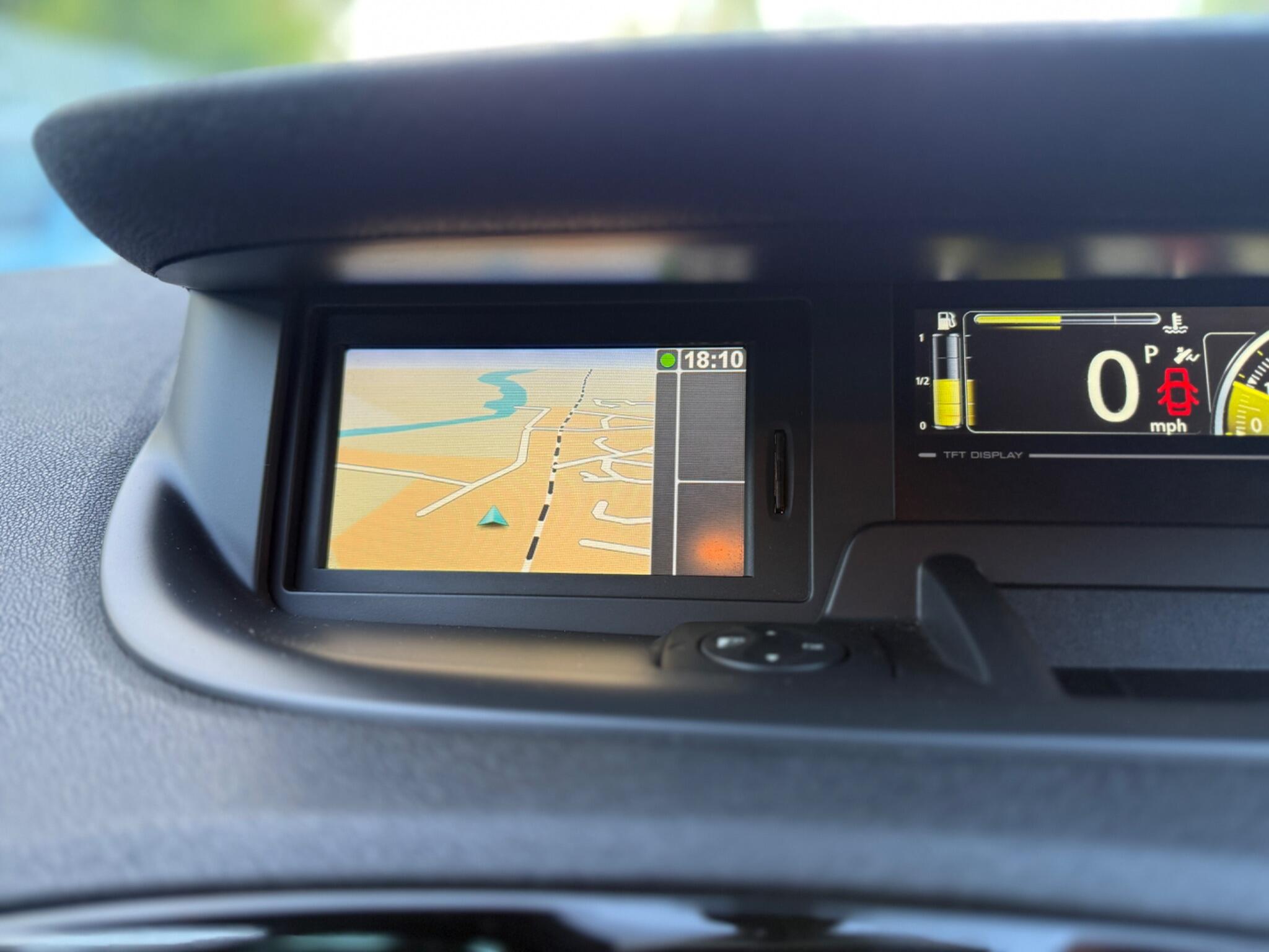2015 Renault Scenic image 25