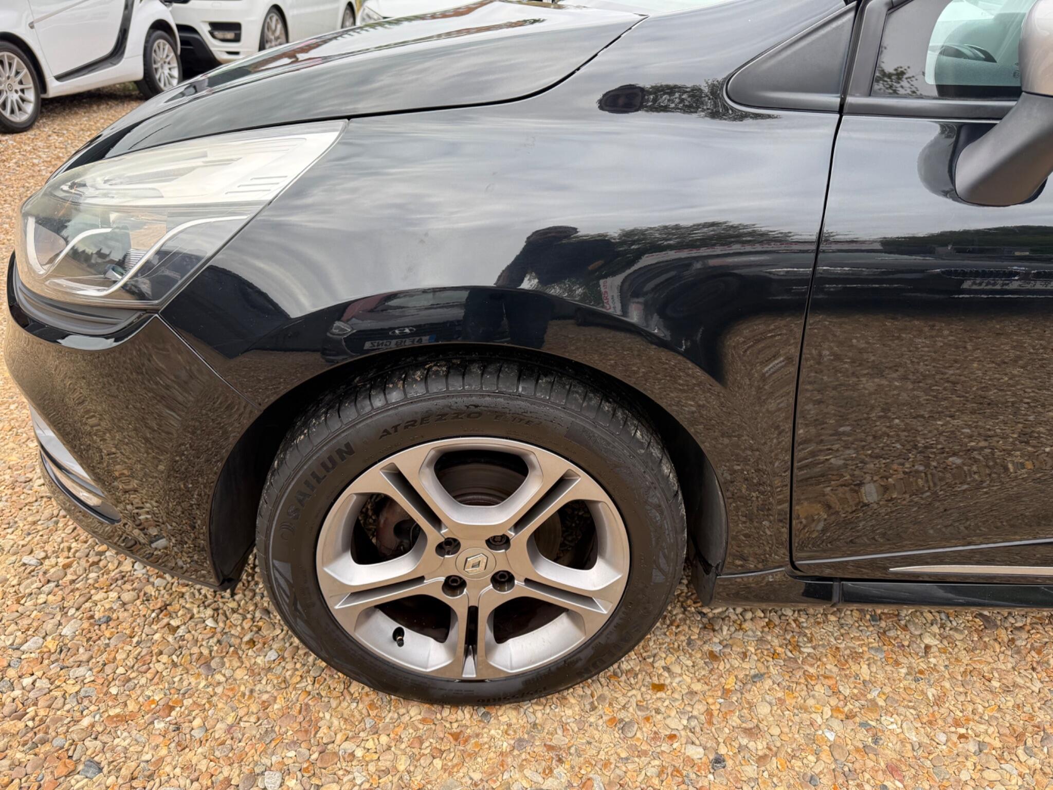 Renault Clio view 36