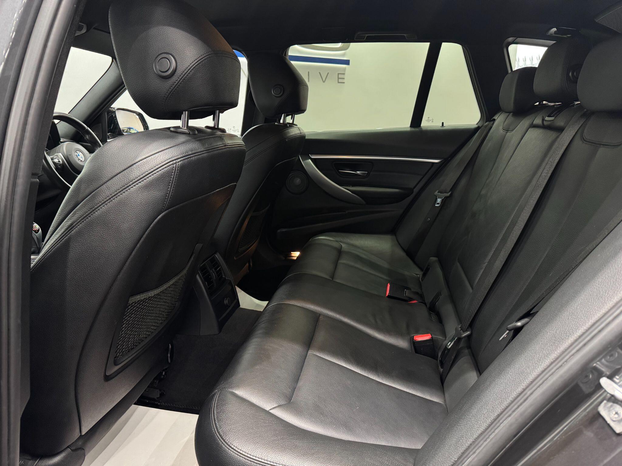 BMW 3 Series view 48
