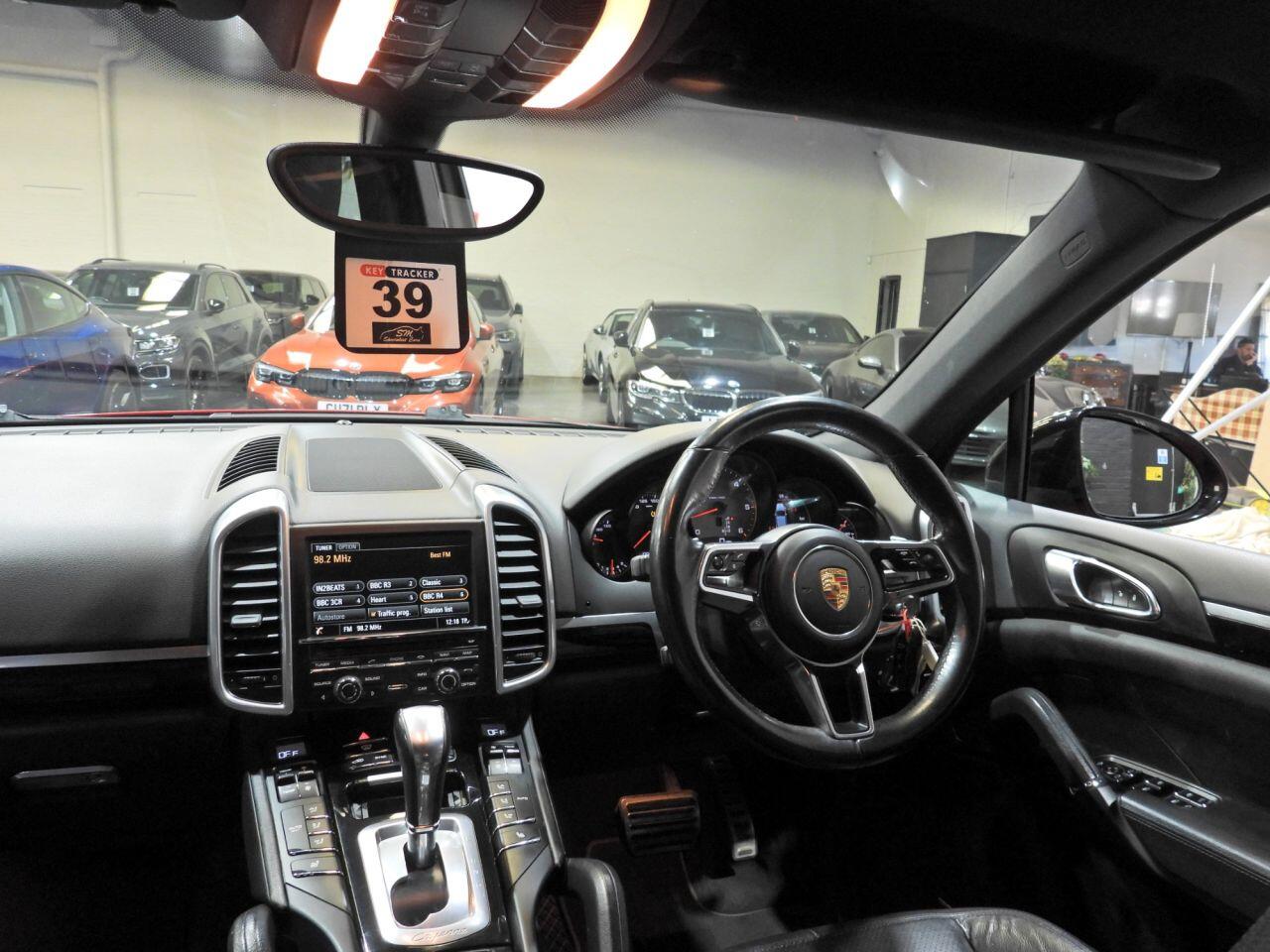 Porsche Cayenne view 23