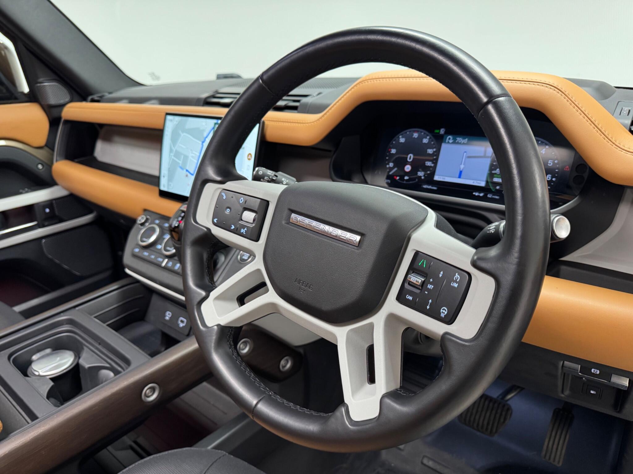 Land Rover Defender view 28