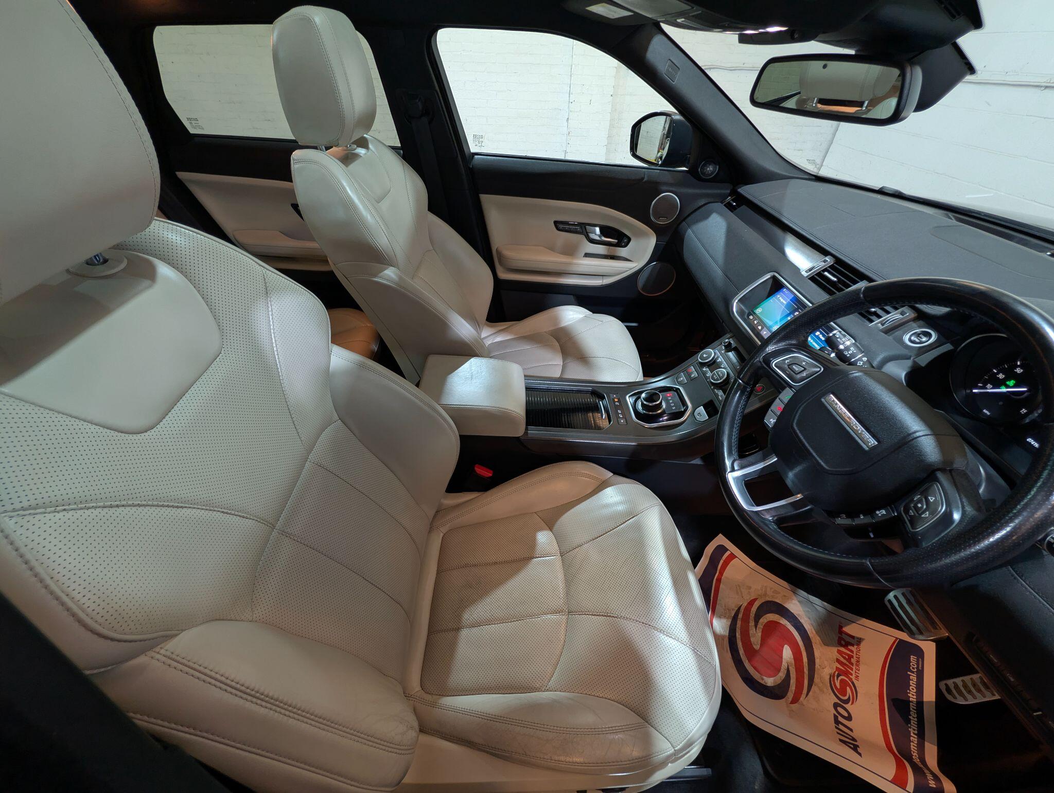 Land Rover Range Rover Evoque view 25