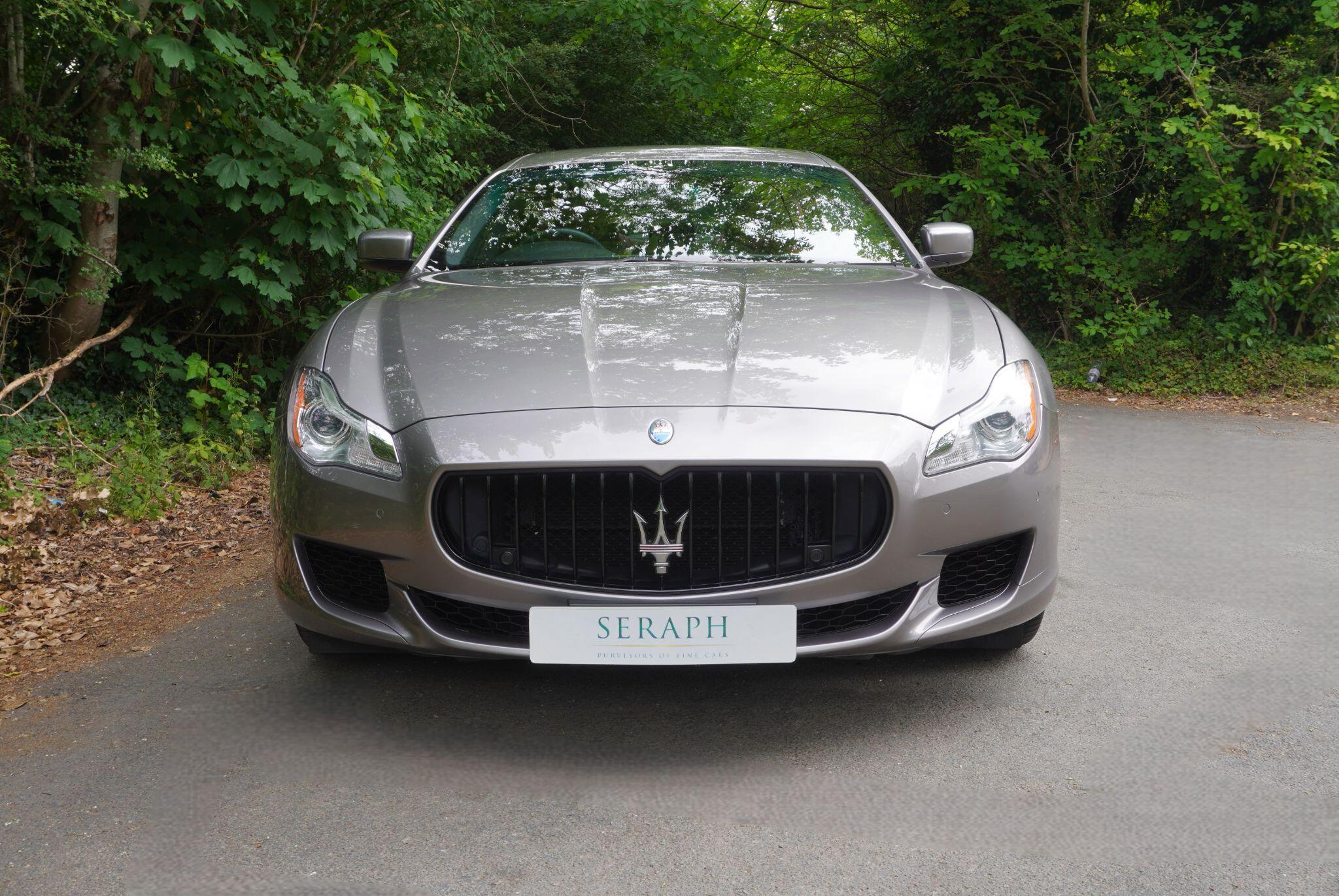 Maserati Quattroporte view 13