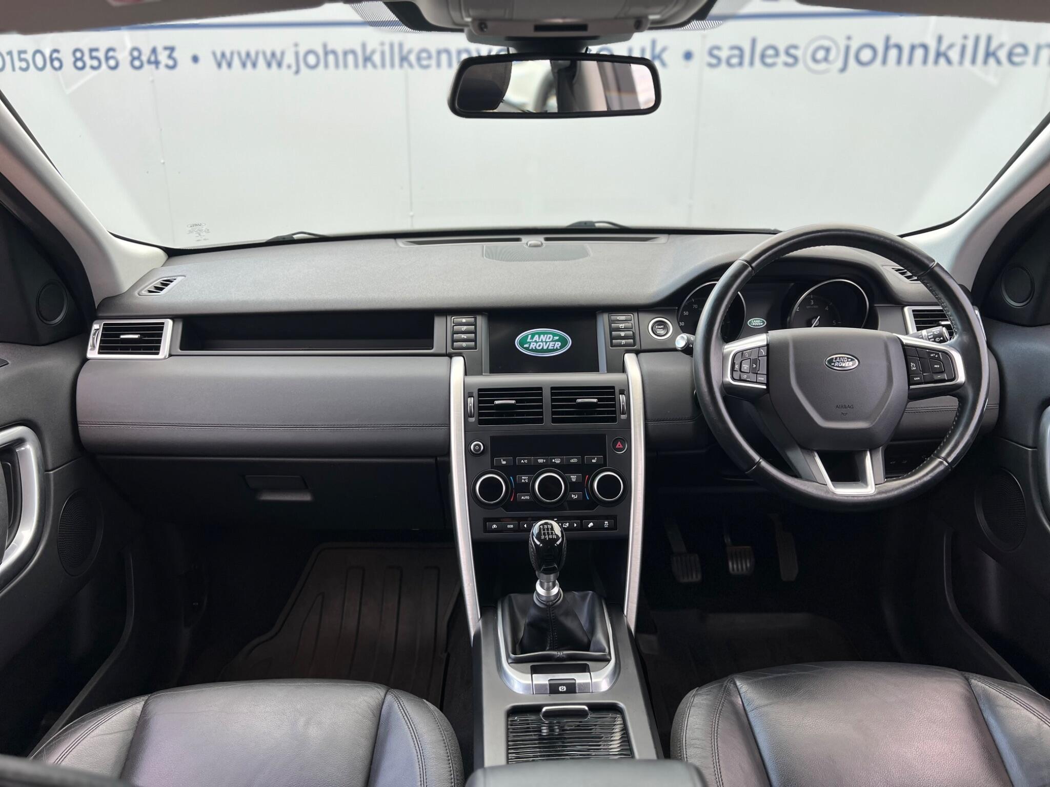 Land Rover Discovery Sport view 27
