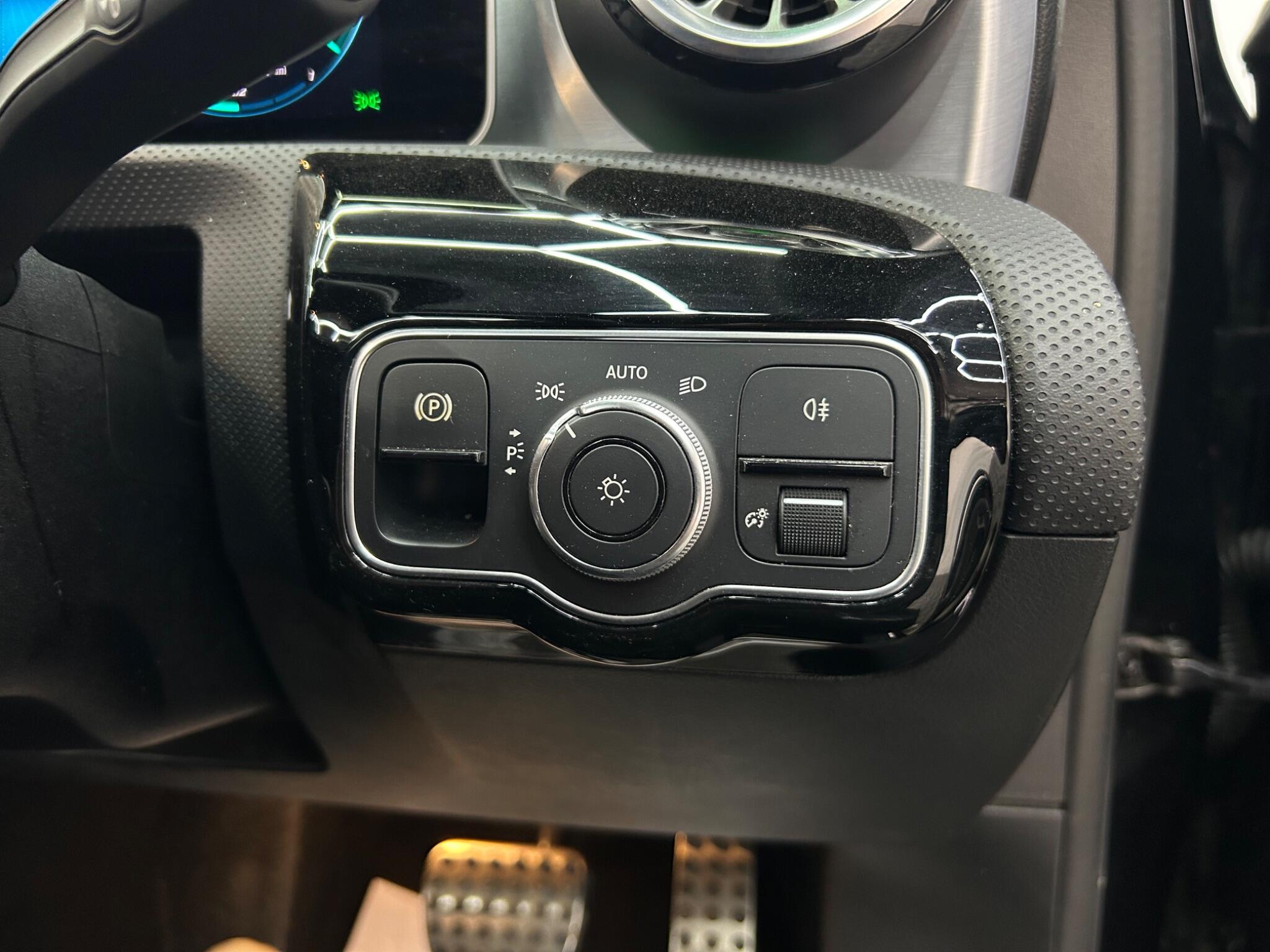 Mercedes-Benz A-Class view 23