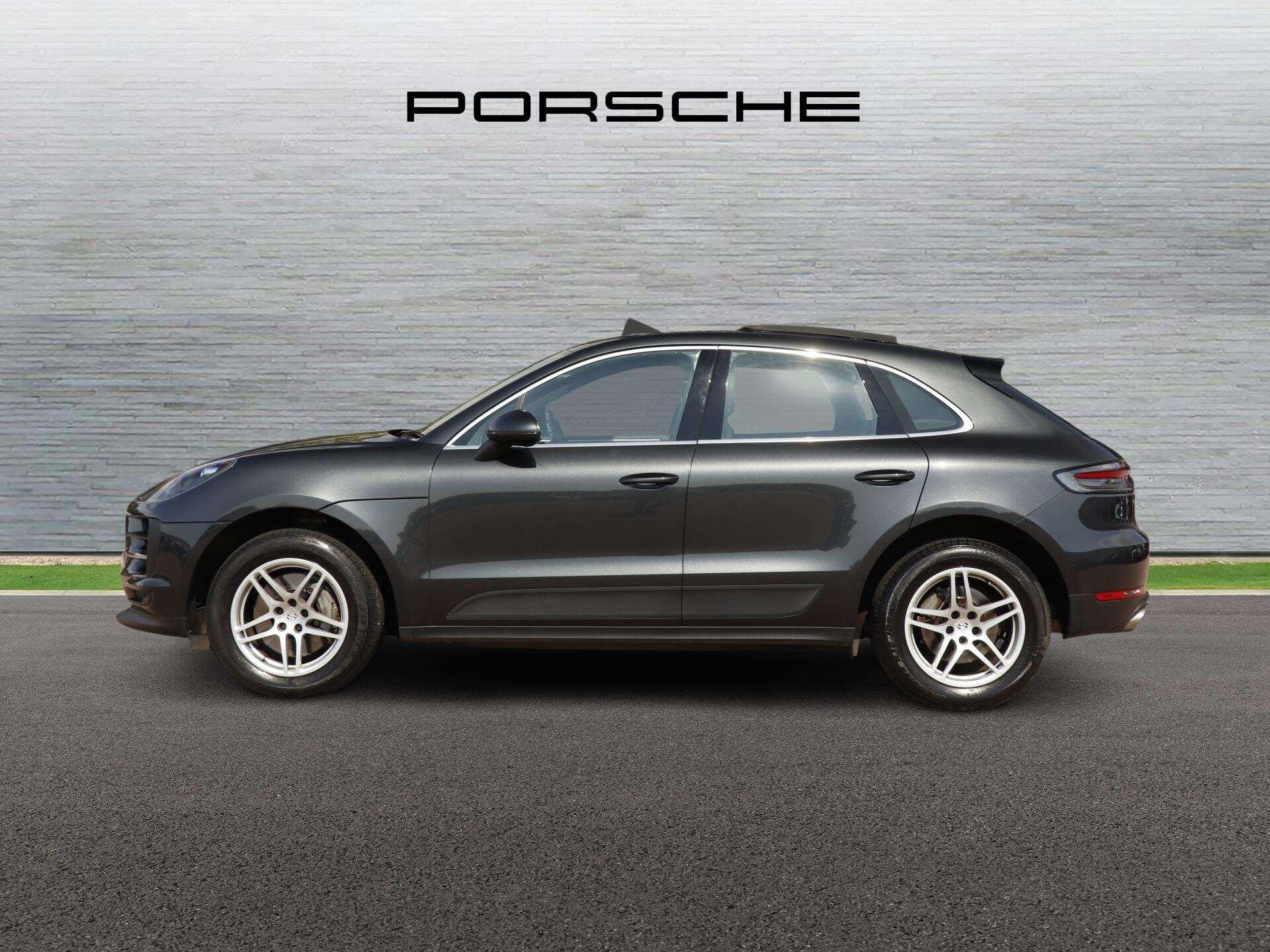 Porsche Macan view 6