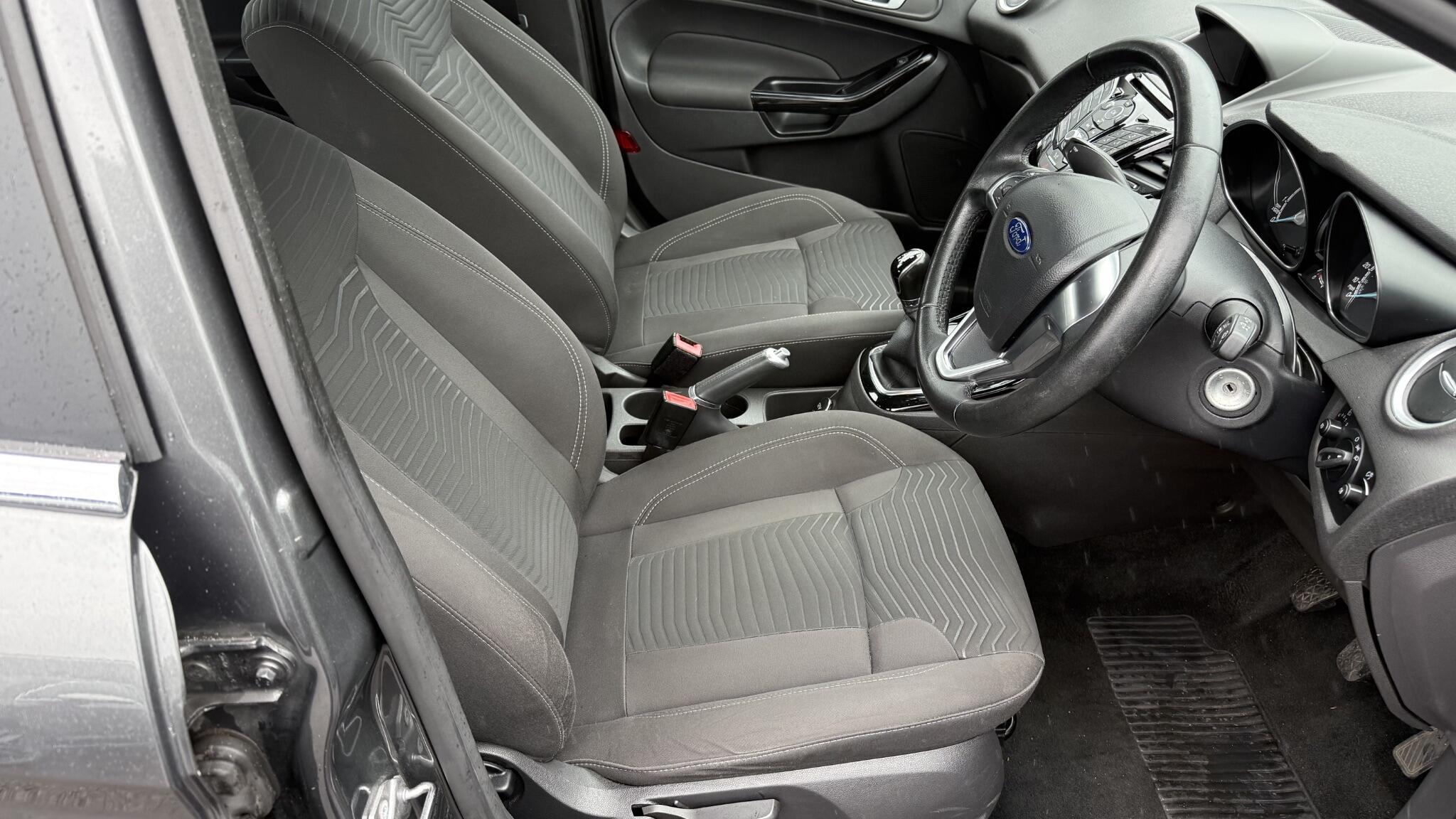 Ford Fiesta view 21