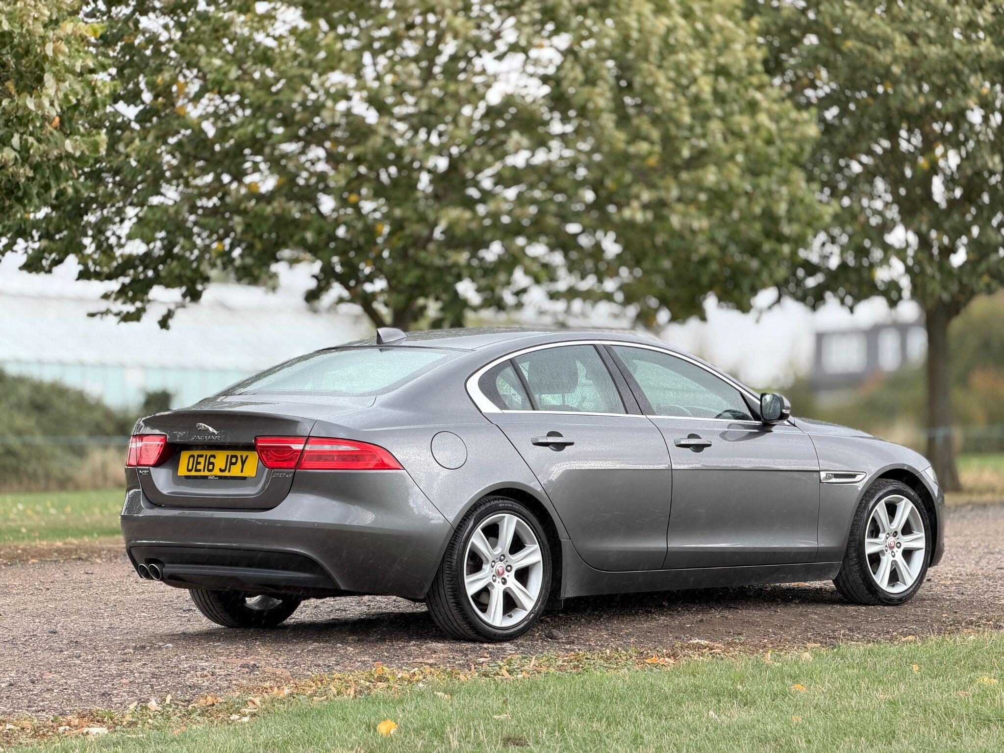Jaguar Xe view 6