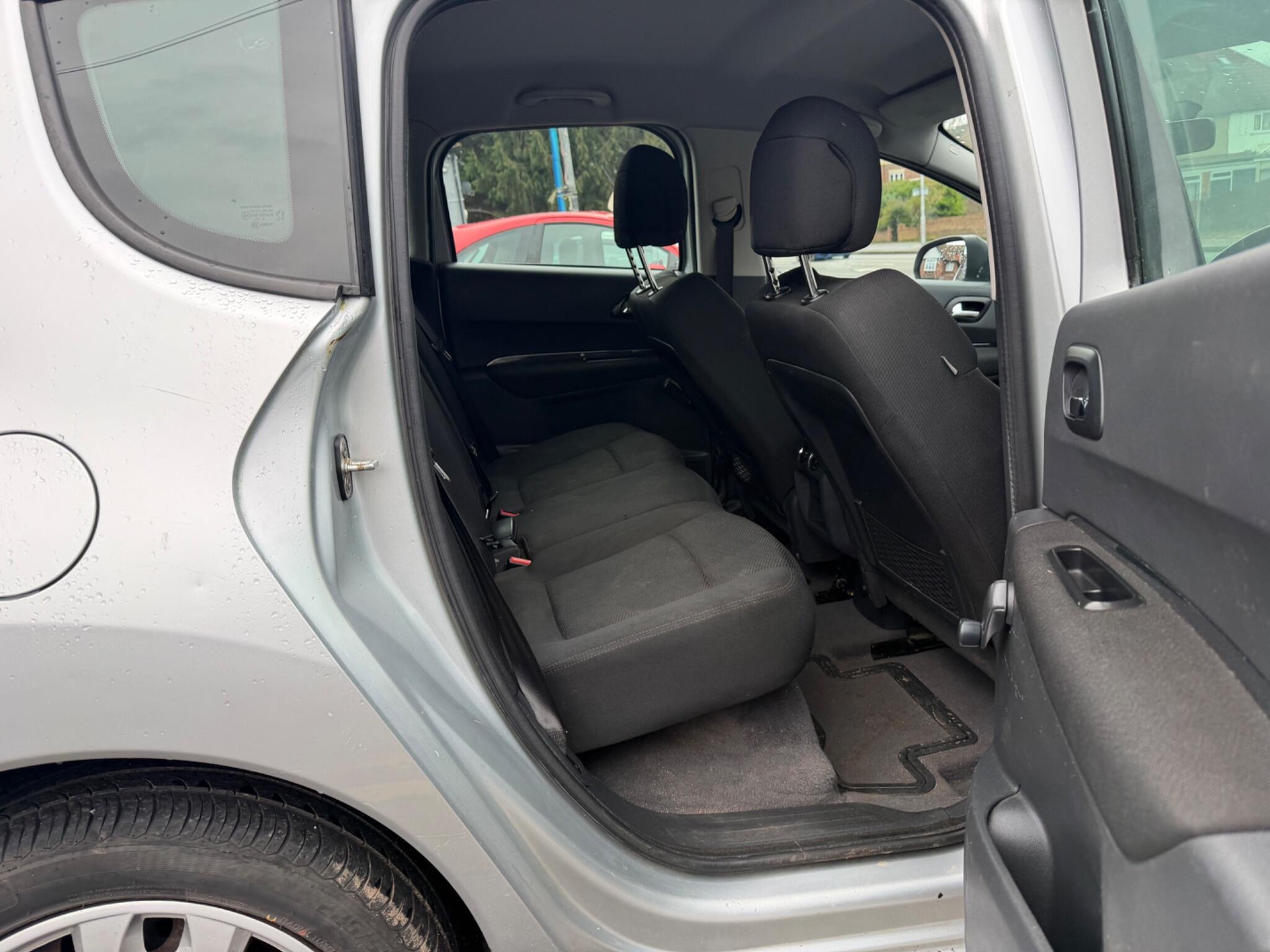2010 Peugeot 3008 image 29