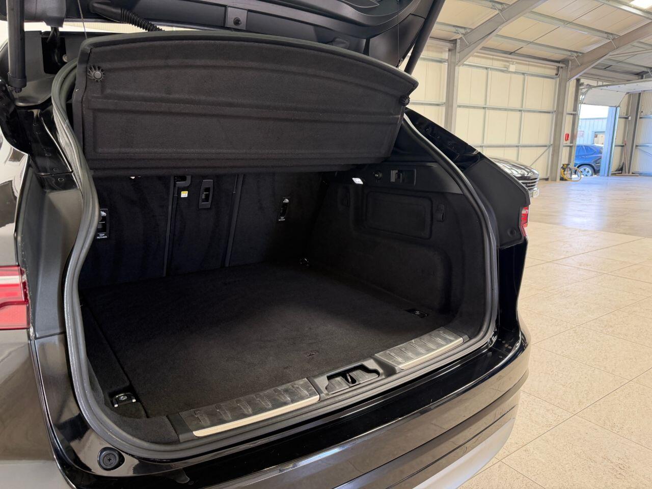 Jaguar F-Pace view 33