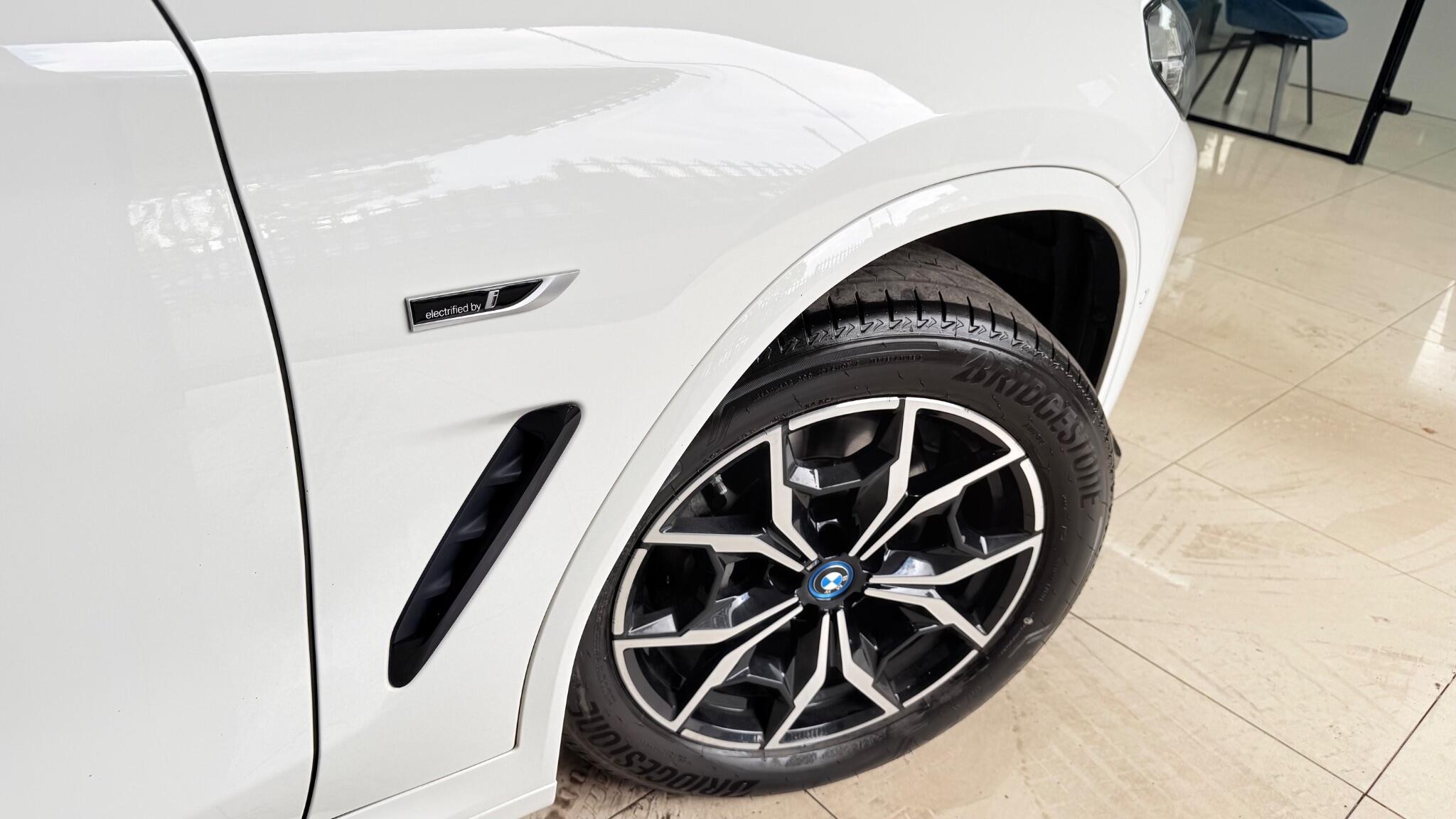 BMW X3 view 10