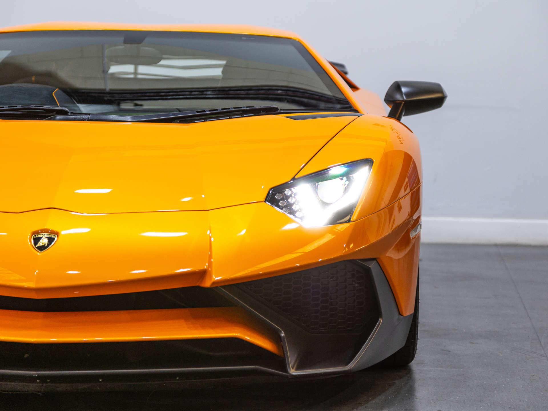 Lamborghini Aventador view 17