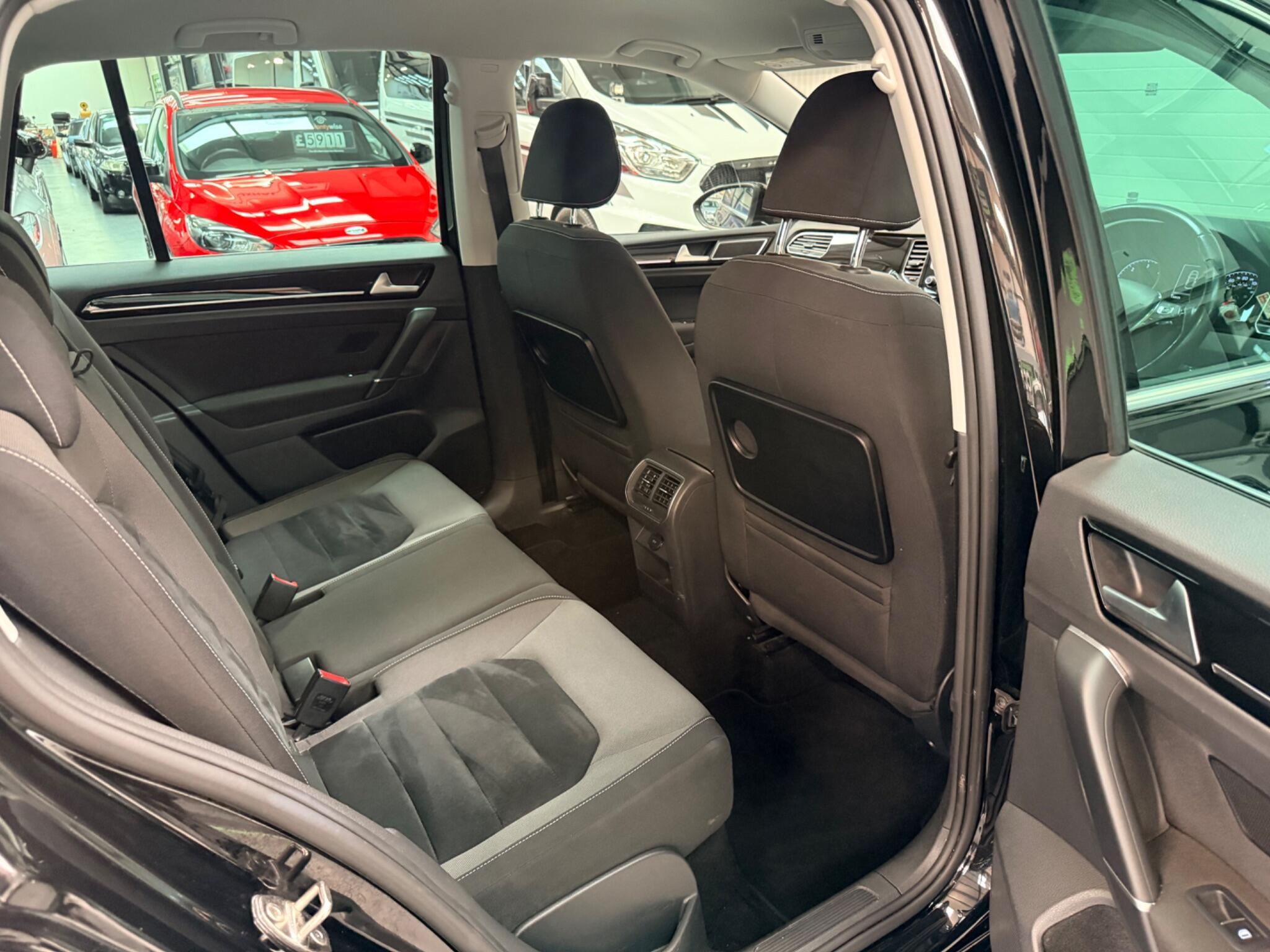 Volkswagen Golf Sportsvan view 37