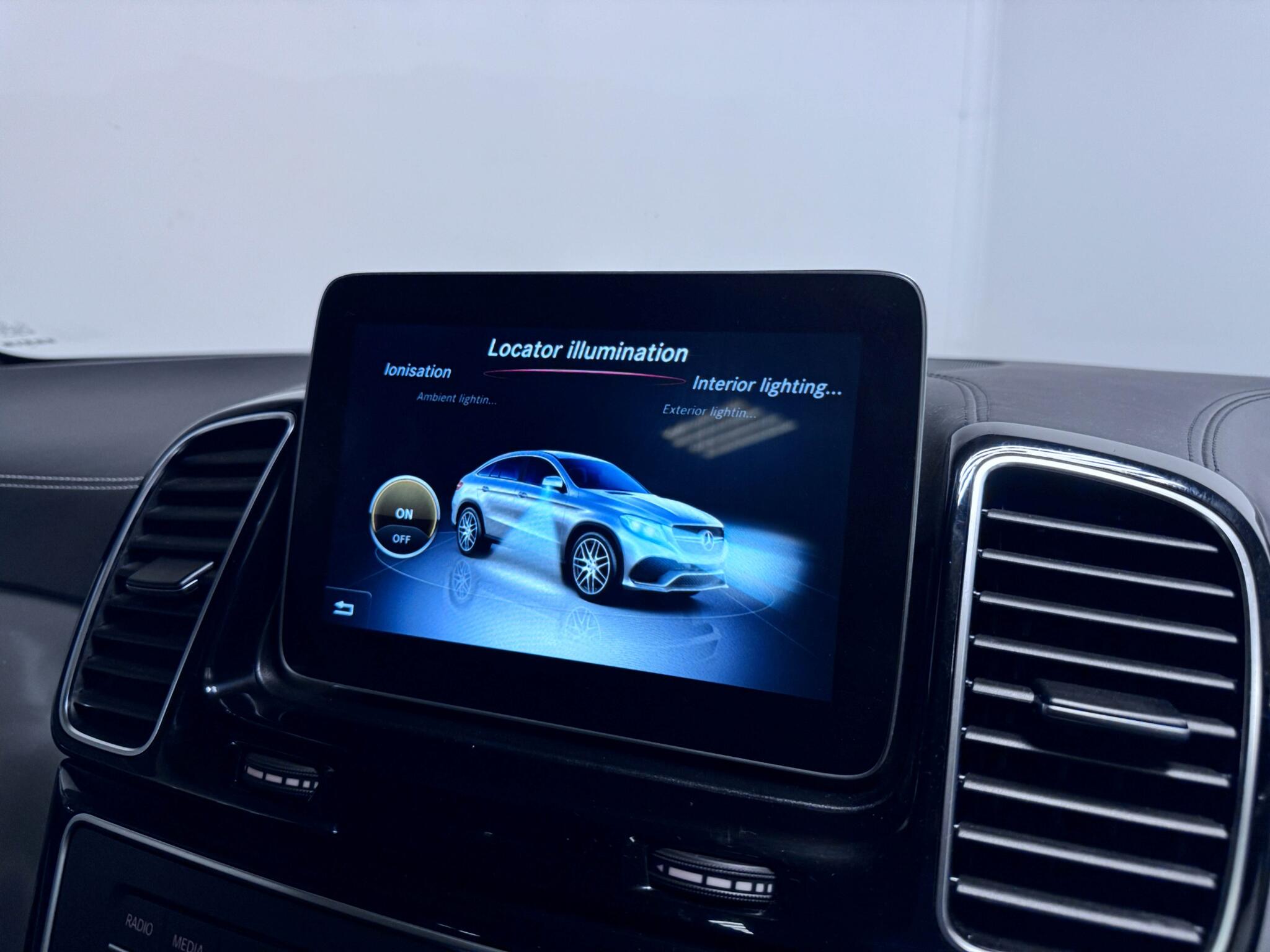 Mercedes-Benz Gle view 64