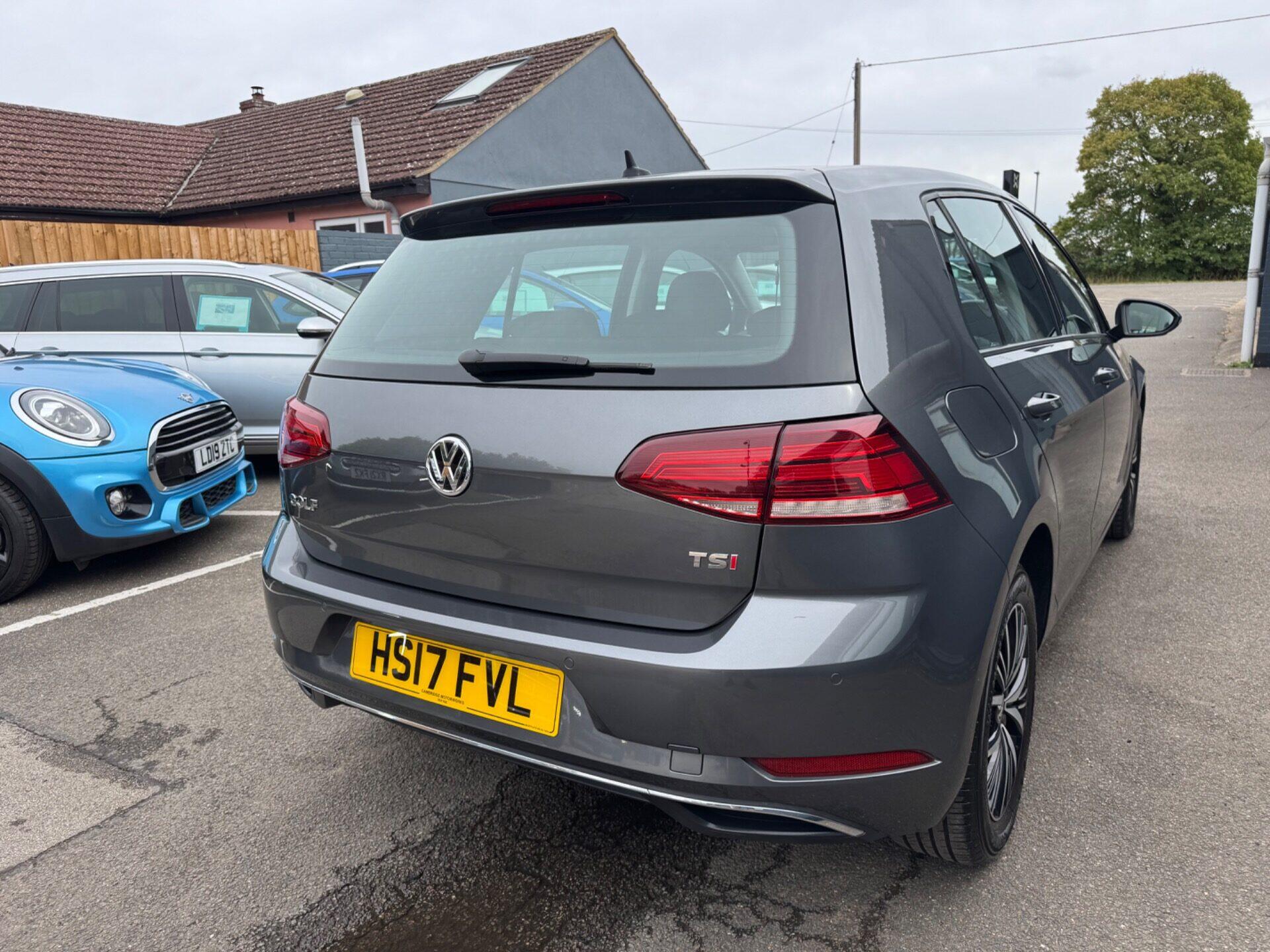 Volkswagen Golf view 8