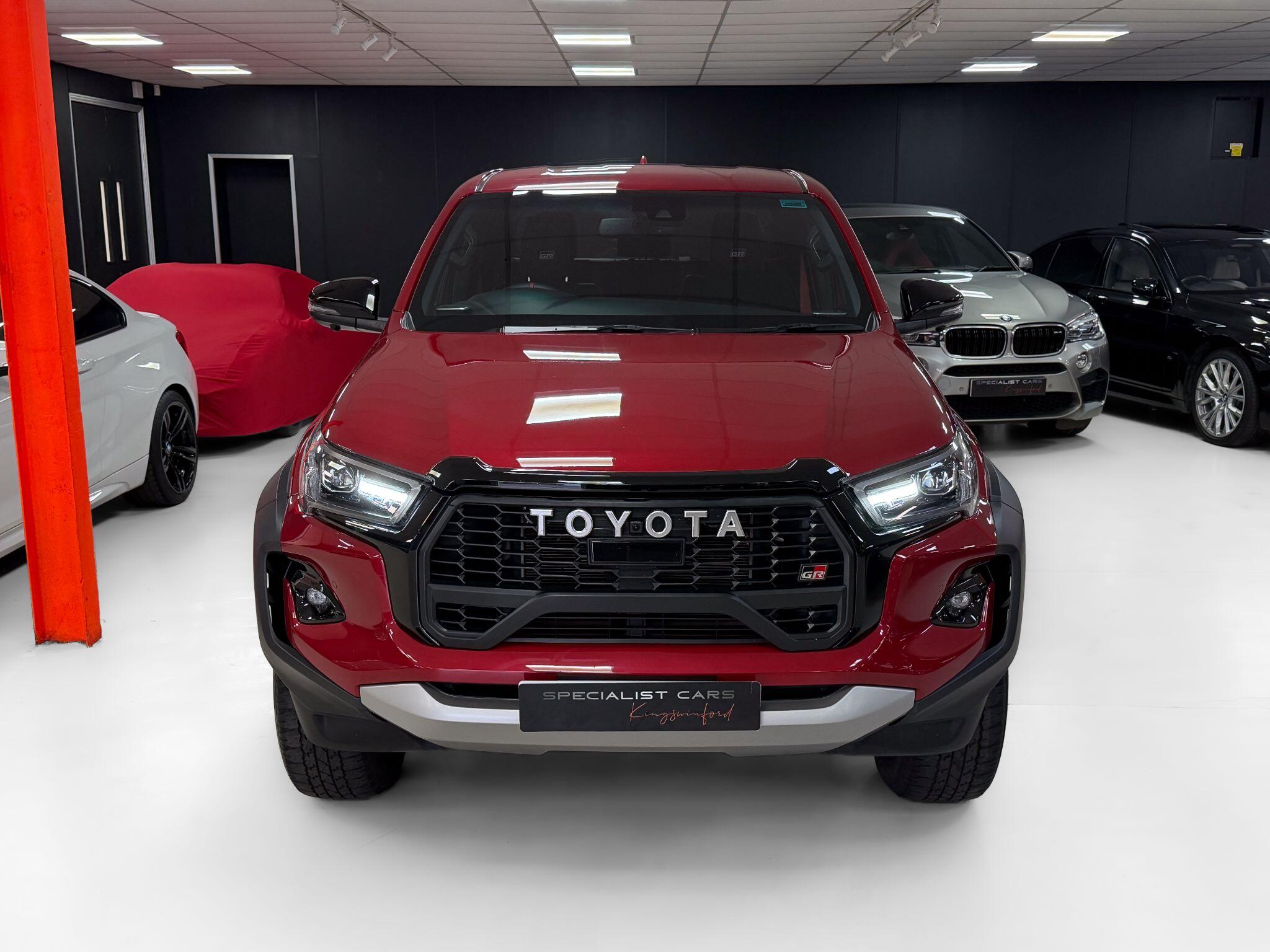 Toyota Hilux view 6