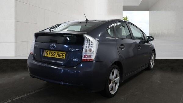 Toyota Prius view 4
