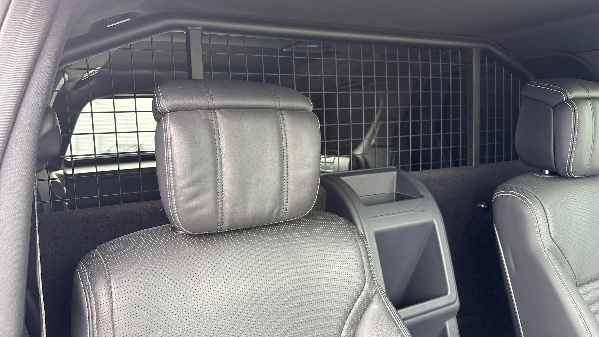 Land Rover Discovery view 28
