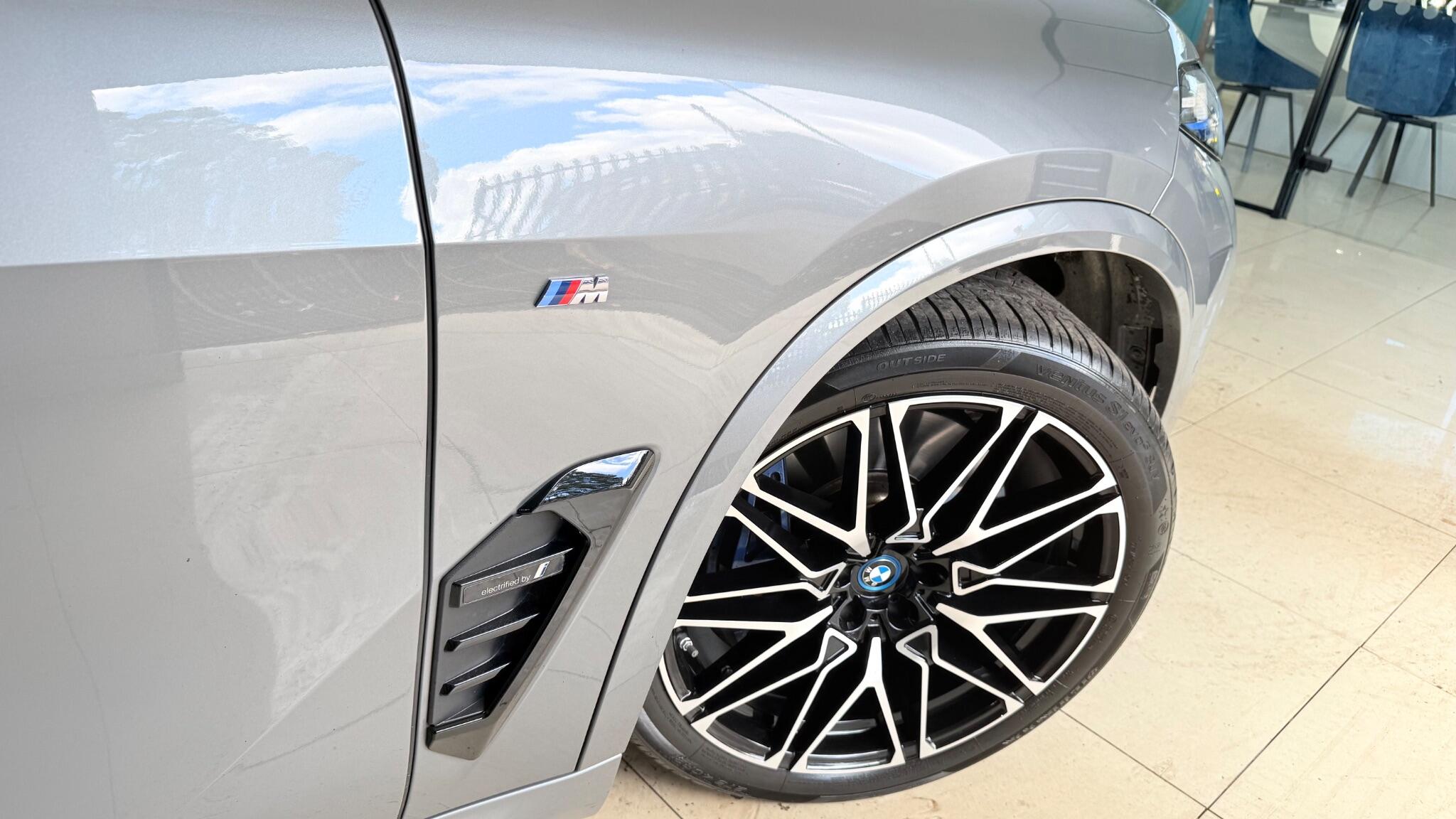 BMW X5 view 15