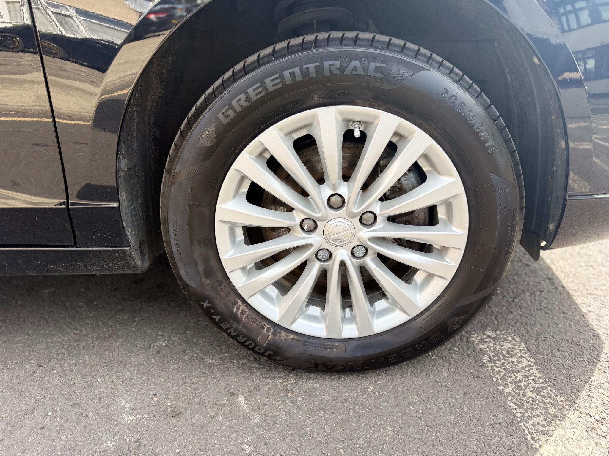 MG MG5 view 21