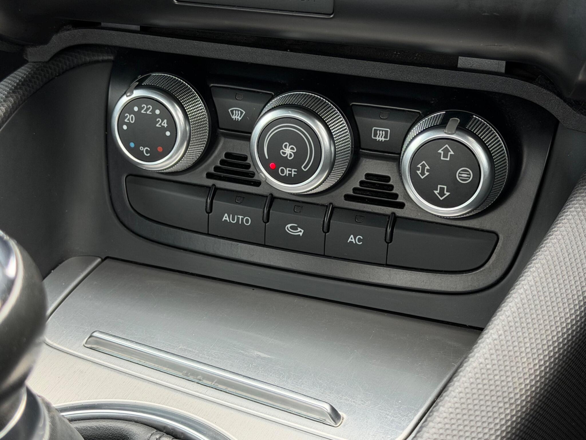 Audi TT view 32