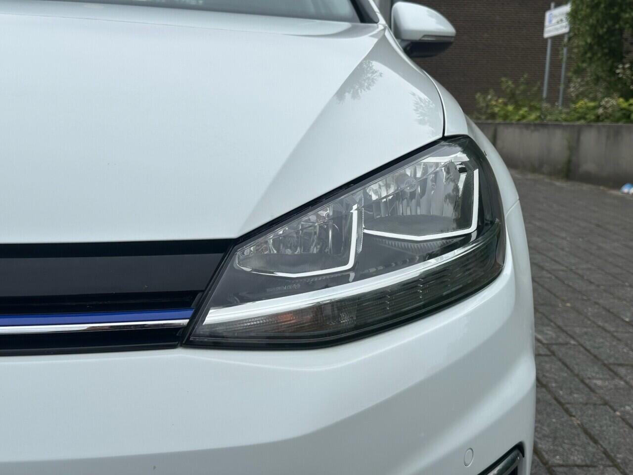Volkswagen Golf view 15