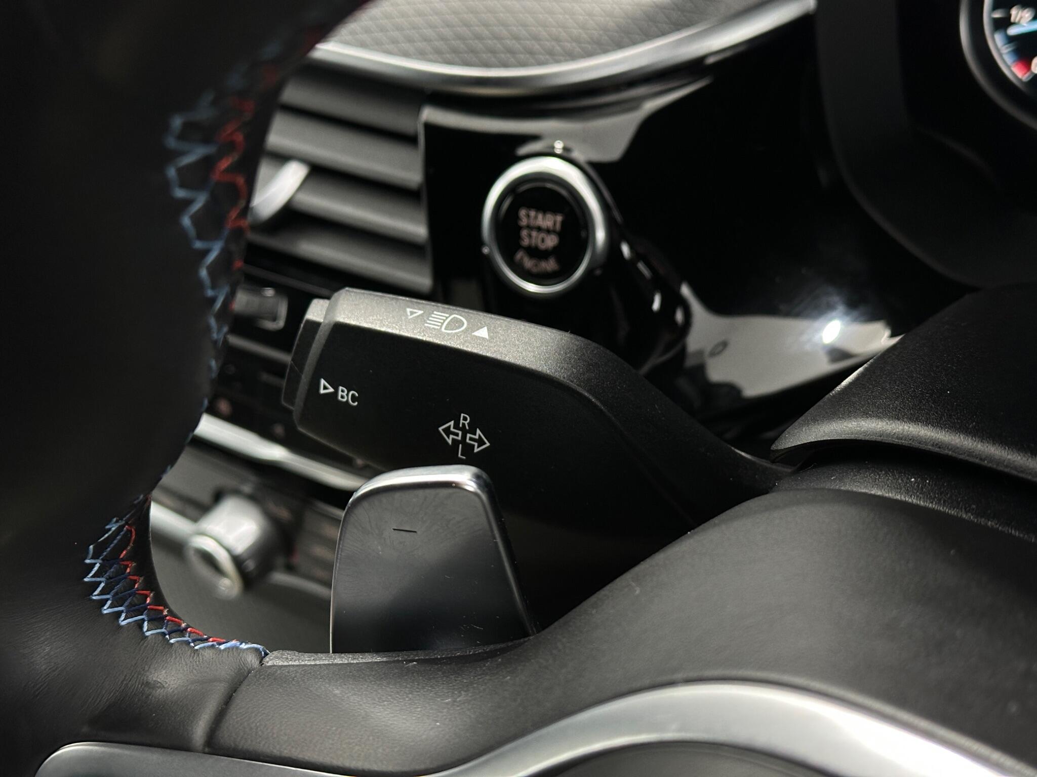 BMW 5 Series view 14
