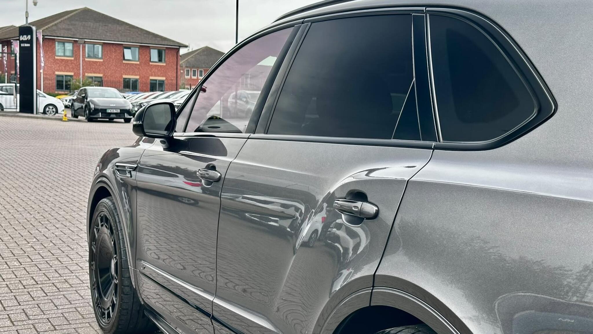 Bentley Bentayga view 26