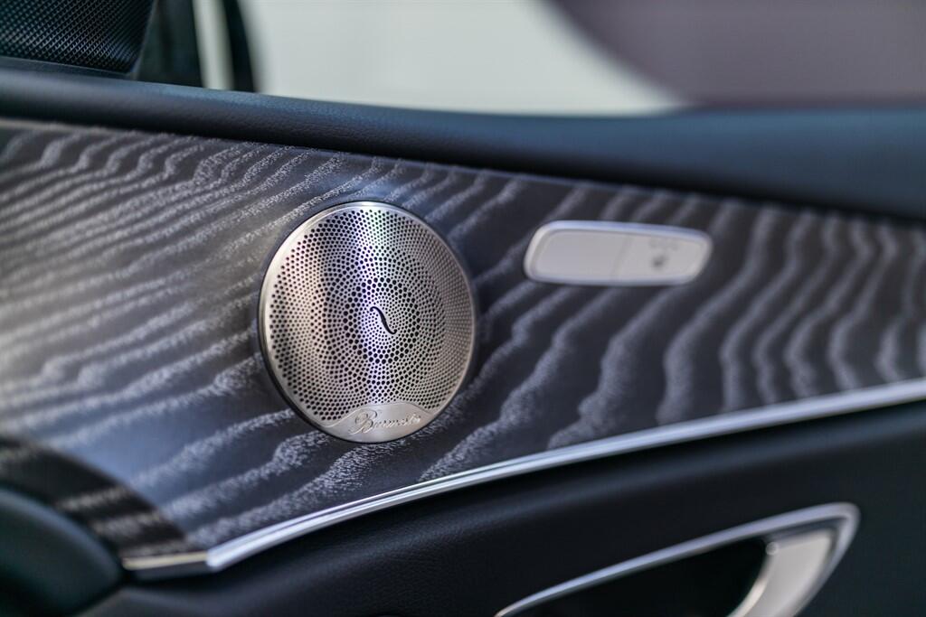 Mercedes-Benz E-Class view 29