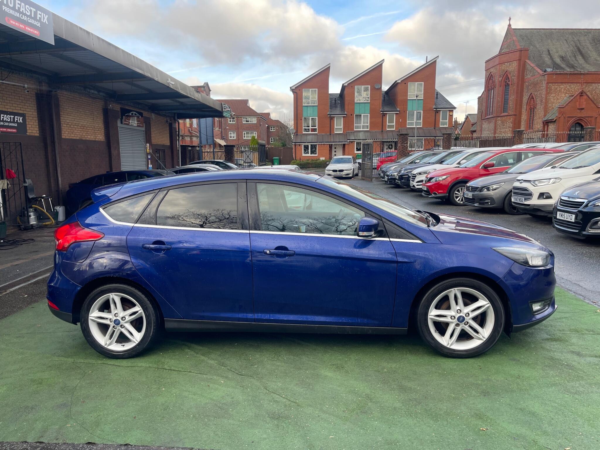 2016 Ford Focus 1.0T EcoBoost Zetec Euro 6 (s/s) 5dr • 83,680 miles image 10