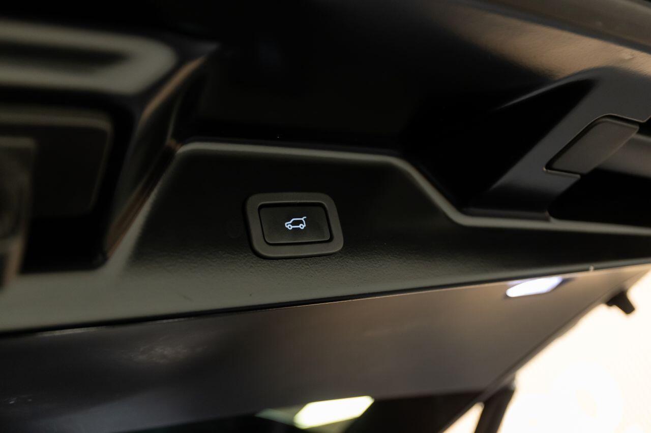 Land Rover Range Rover view 15