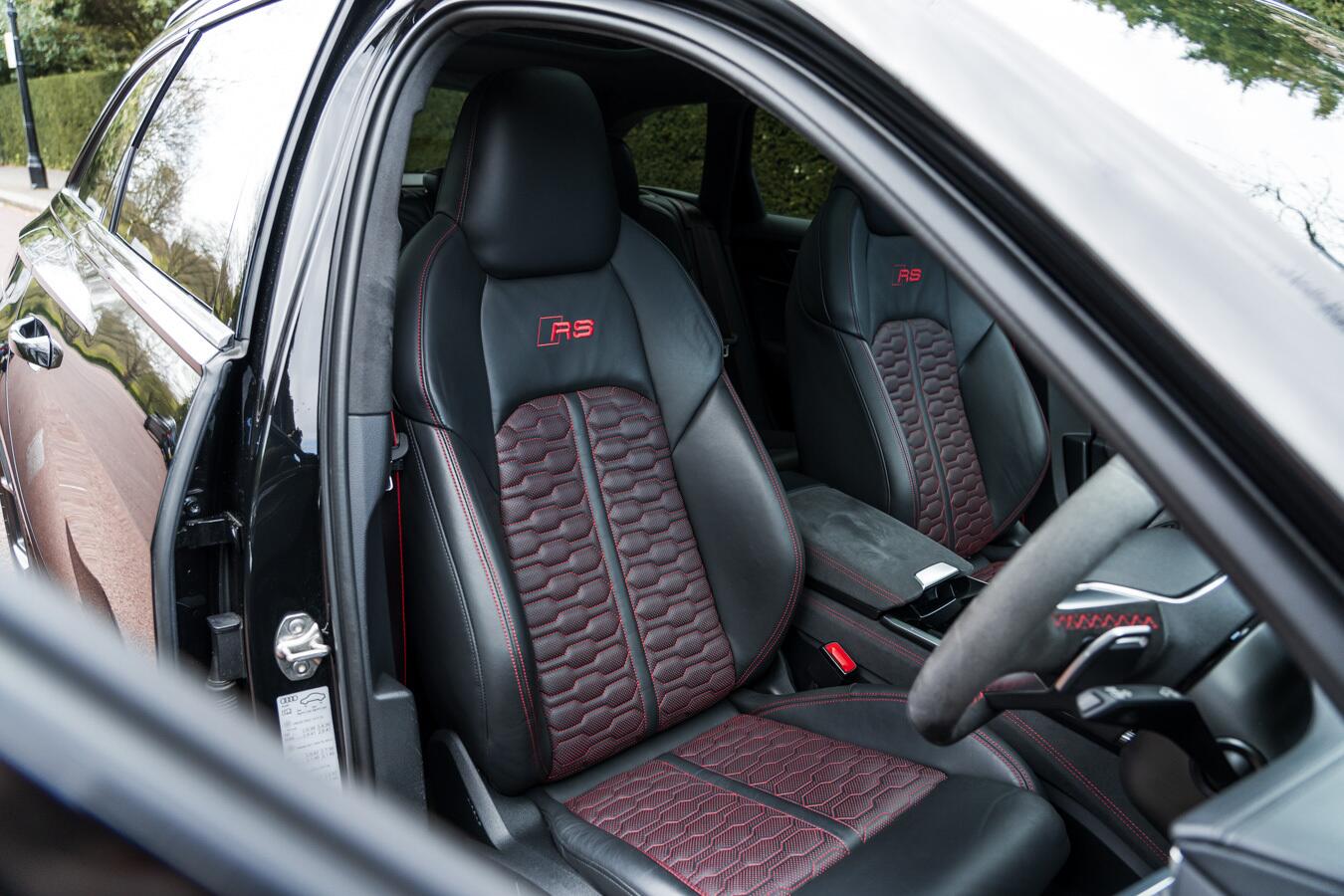 Audi RS6 Avant view 30