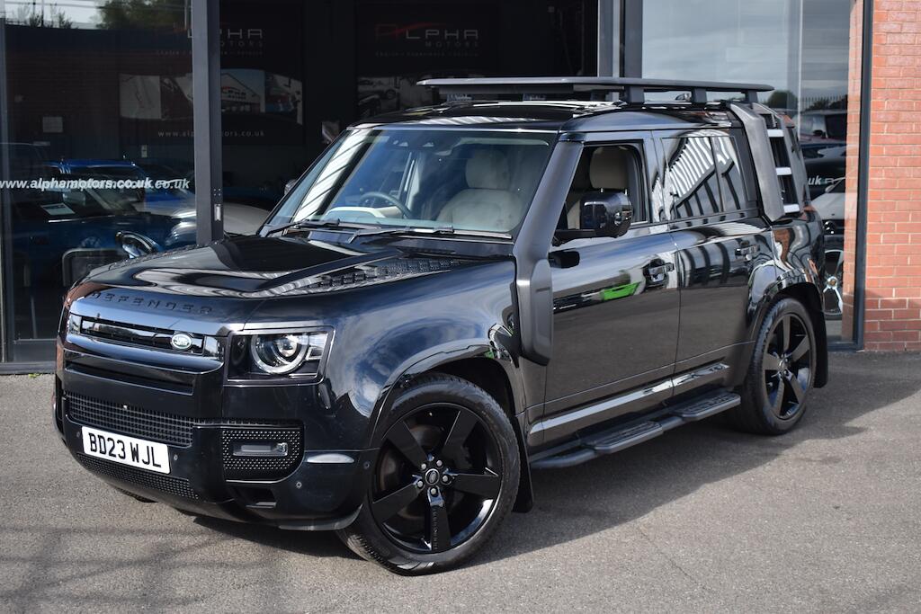 Land Rover Defender view 5