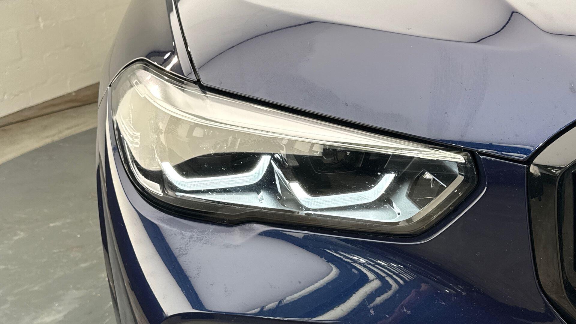 BMW X5 view 24
