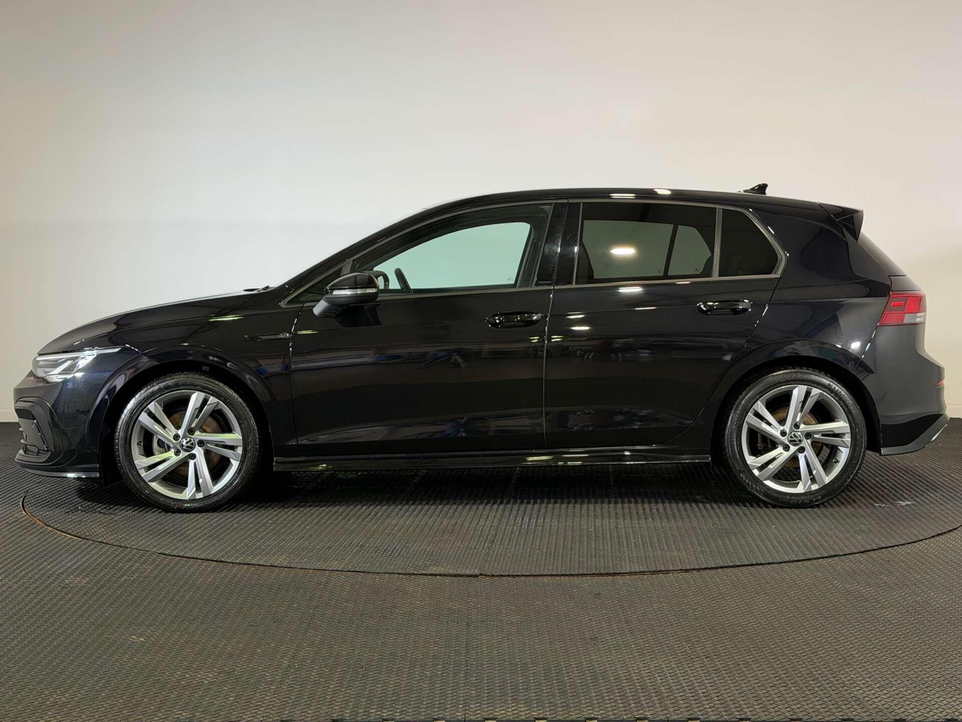 Volkswagen Golf view 4