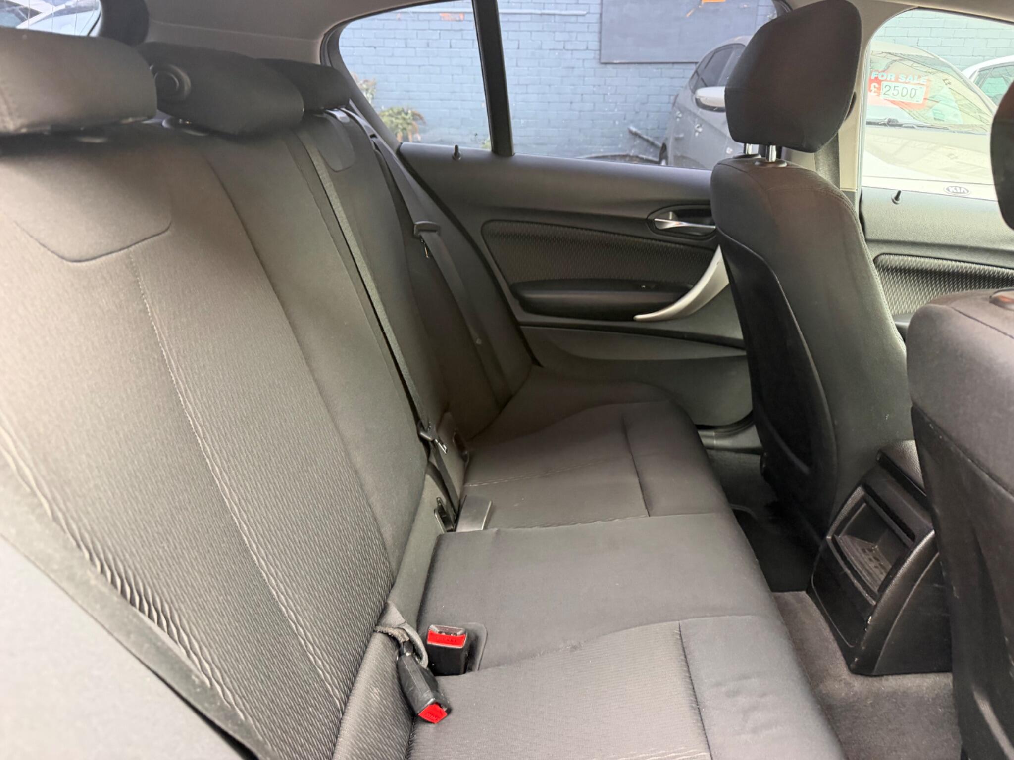 BMW 1 Series view 19
