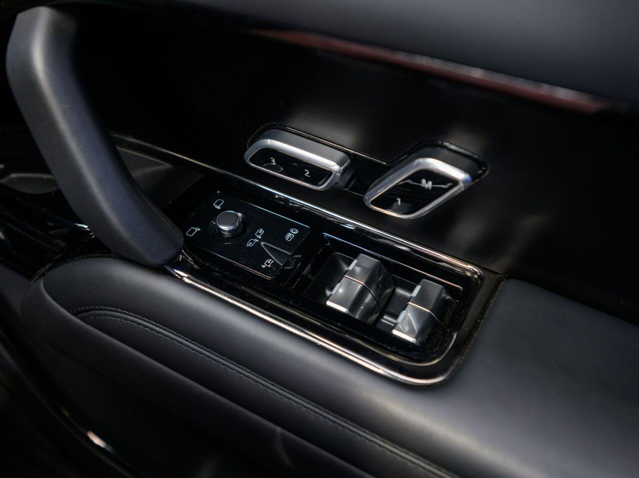 Land Rover Range Rover view 41