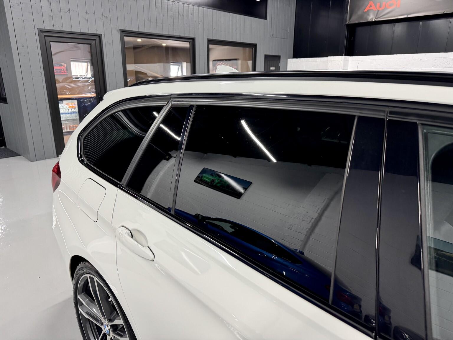 BMW 3 Series view 35