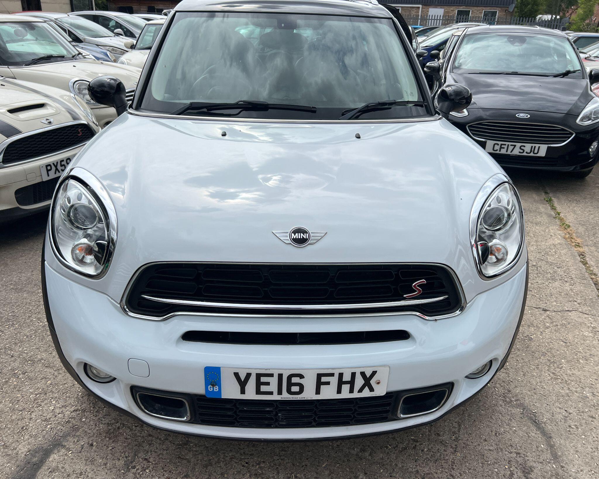 Mini Countryman view 3