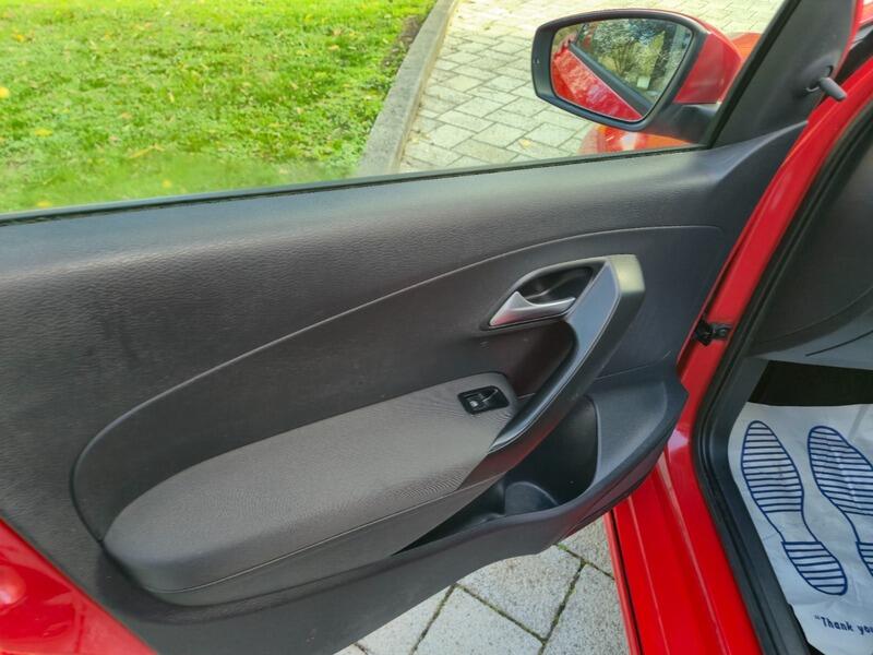 2014 Volkswagen Polo image 28